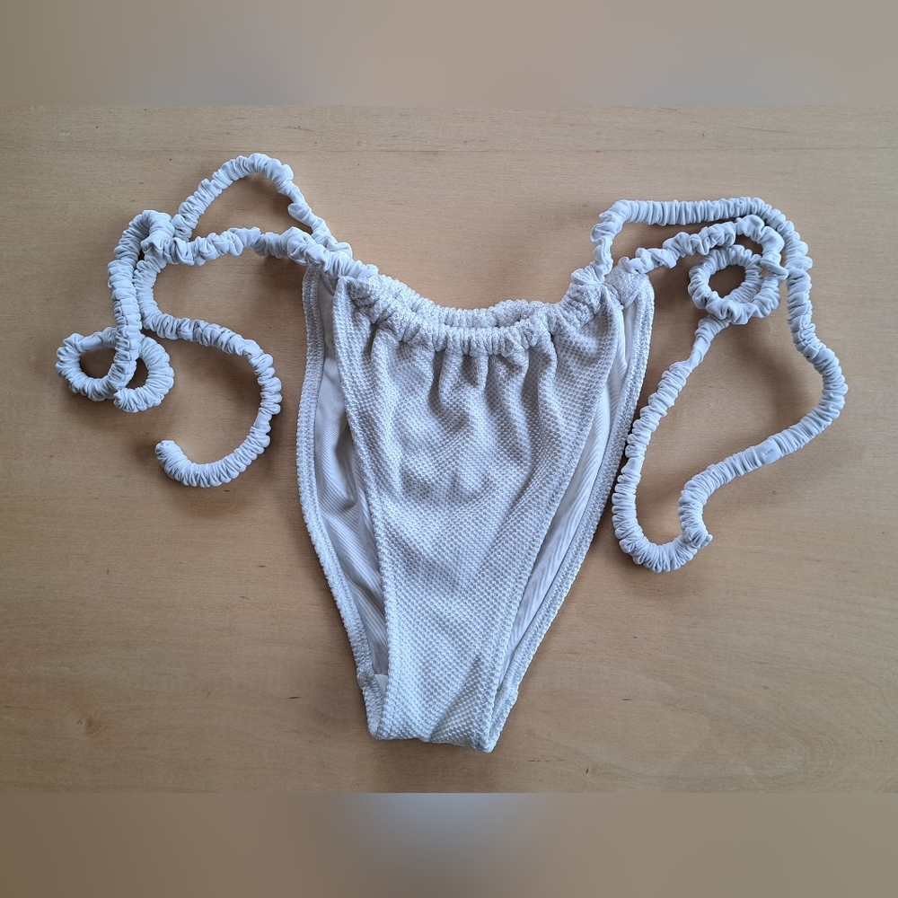 Aerie white scrunchie bikini bottom